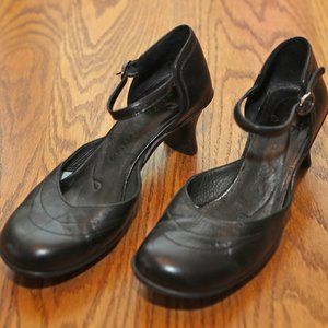 Gentle Souls blk leather, Mary Jane Heels, EUC, 8